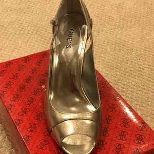 Guess by Marciano pewter show